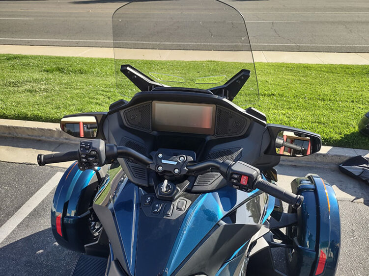 2024 Can-Am Spyder RT dashboard